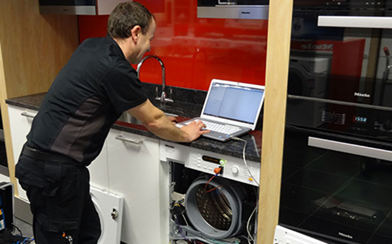 мастер по ремонту стиральных машин Аег на дому